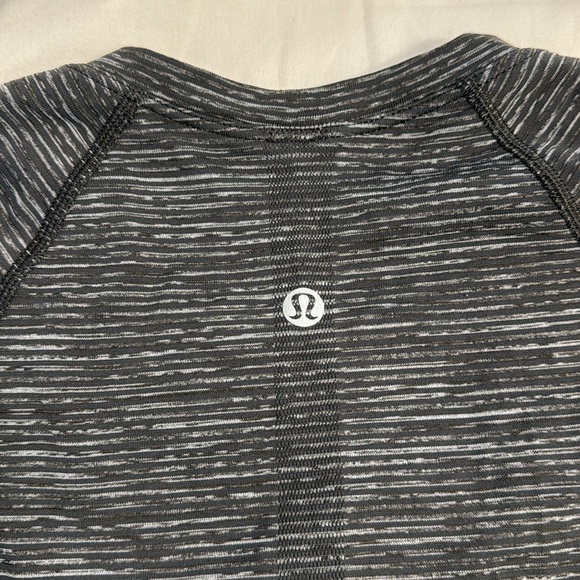 Swiftly Tech Long Sleeve 2.0 Race Length (4) Wee Are From Space Graphite Grey - Picture 5 of 5